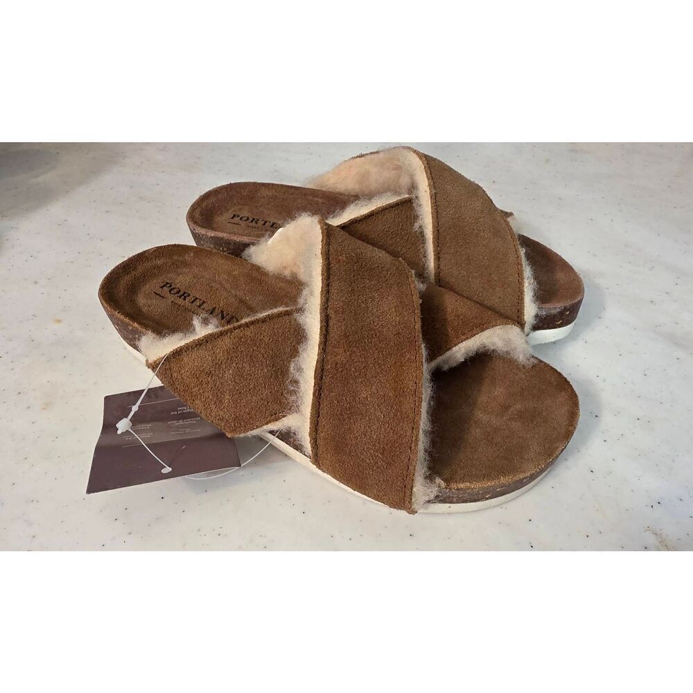 Portland Fuzzy Sandals Size 5
